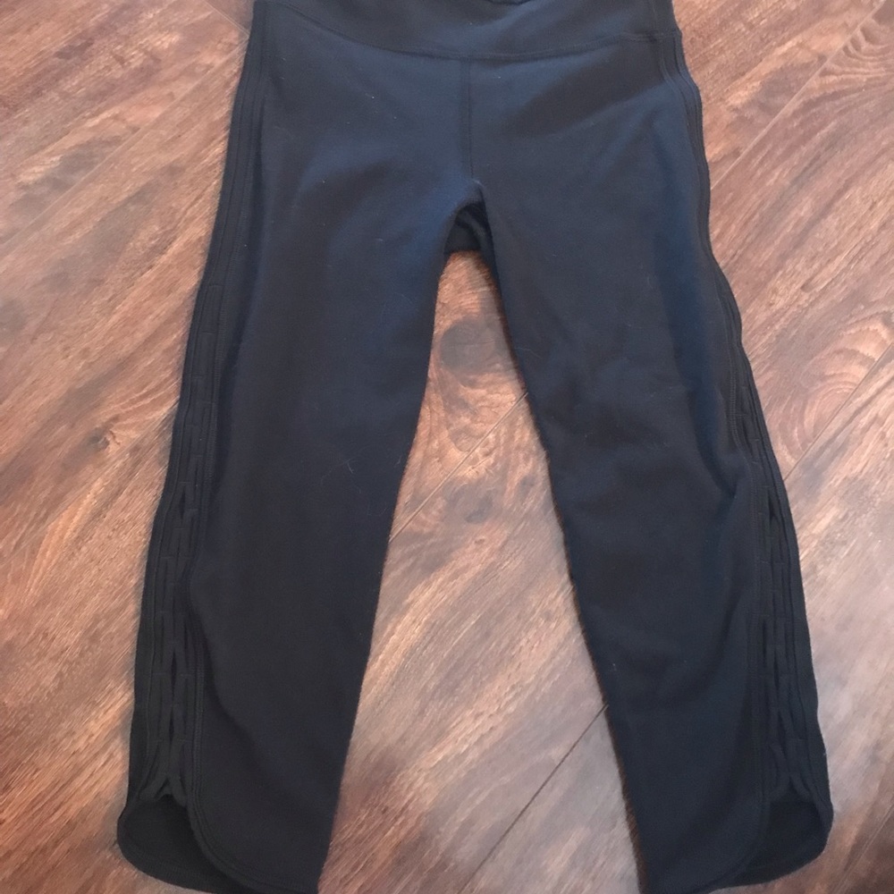 Ivivva cropped leggings size 10
